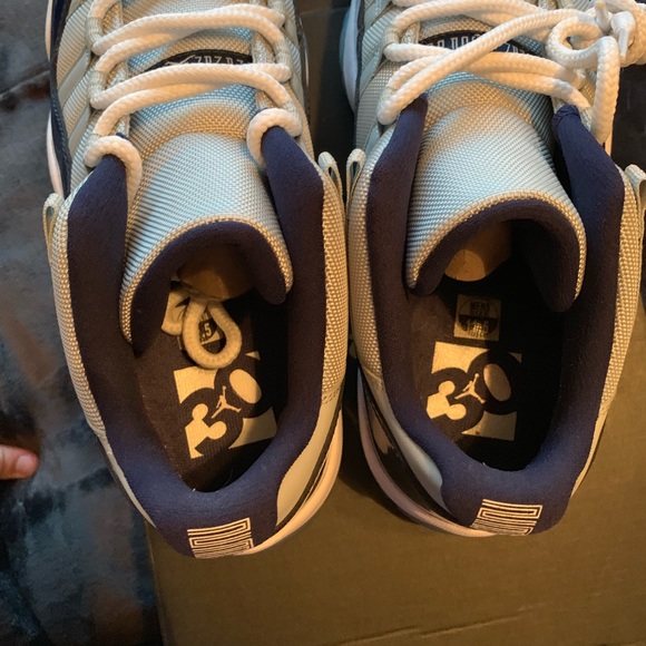 Air Jordan 11 Georgetown - Picture 6 of 8